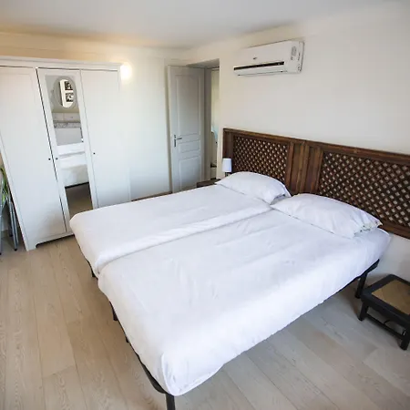 Bouttau By Connexion *