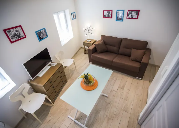 Bouttau By Connexion *