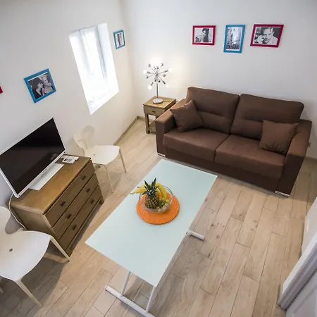 Bouttau By Connexion *