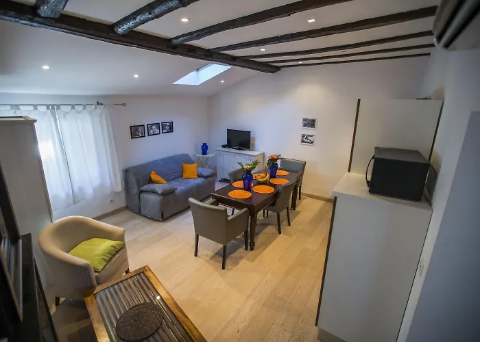 Bouttau By Connexion * Cannes